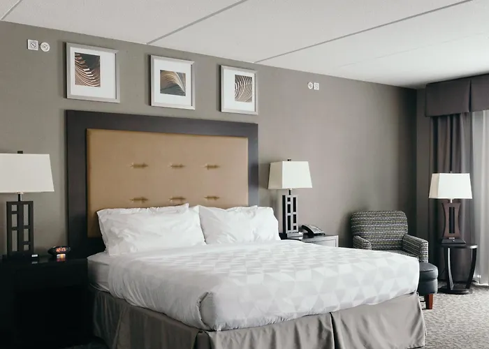 And East By Ihg Hotel 3*