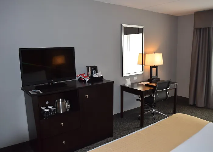 And East By Ihg Hotel 3*