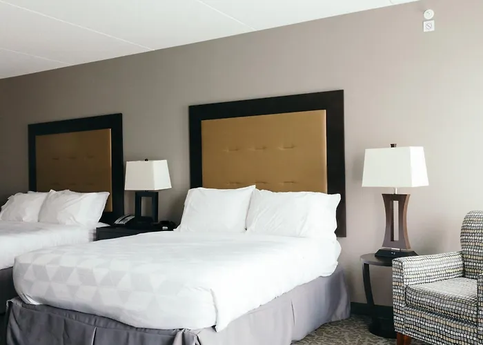 And East By Ihg Hotel 3*