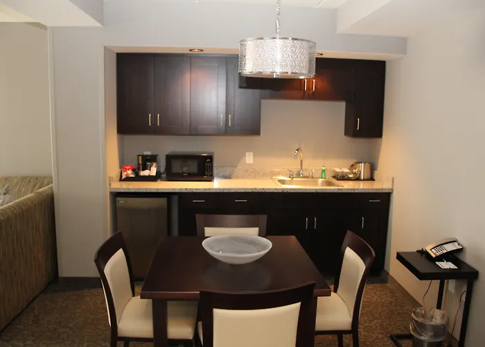 And East By Ihg 3* Peoria