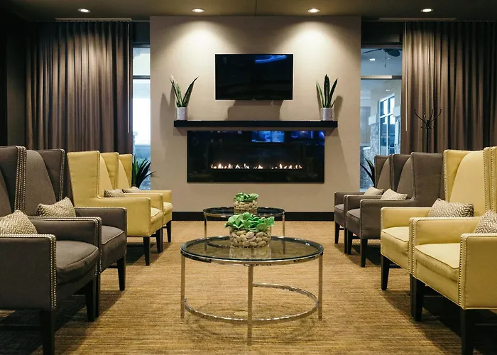 And East By Ihg 3* Peoria