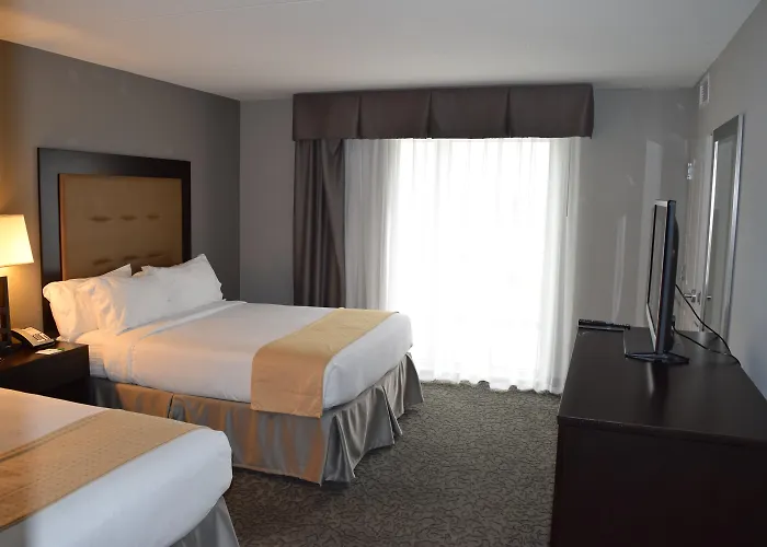 And East By Ihg Hotel Peoria