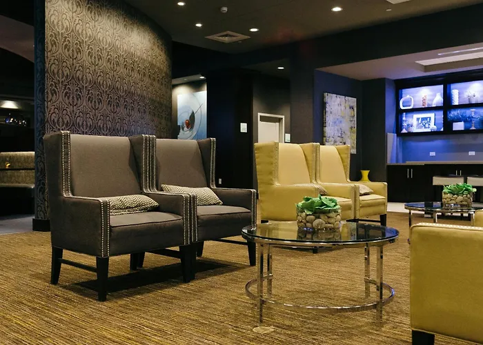And East By Ihg Peoria