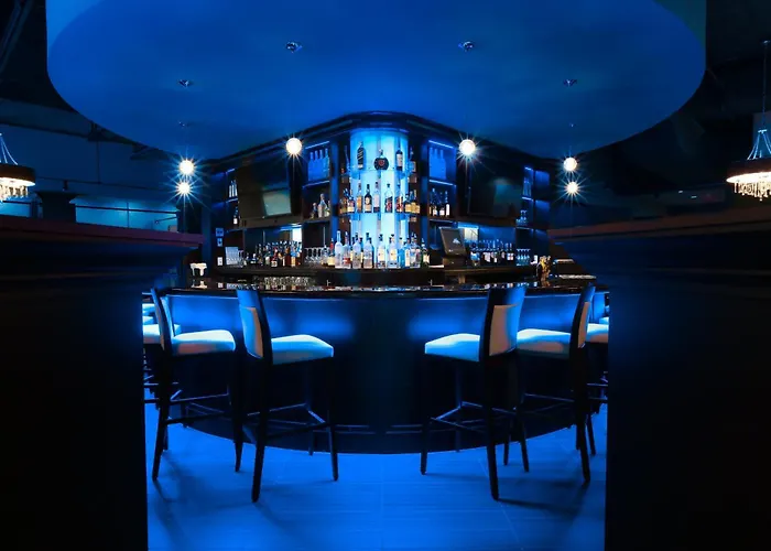 And East By Ihg Peoria