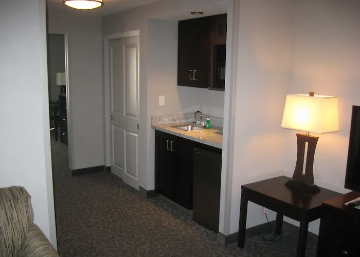 And East By Ihg Hotel 3*