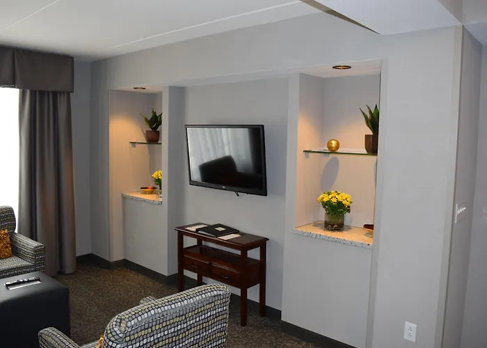 And East By Ihg 3* Peoria