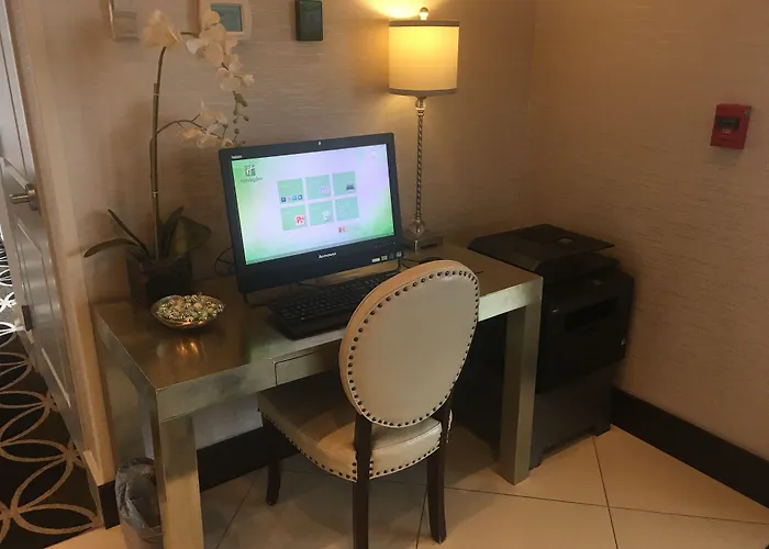 Hotel And East By Ihg 3*
